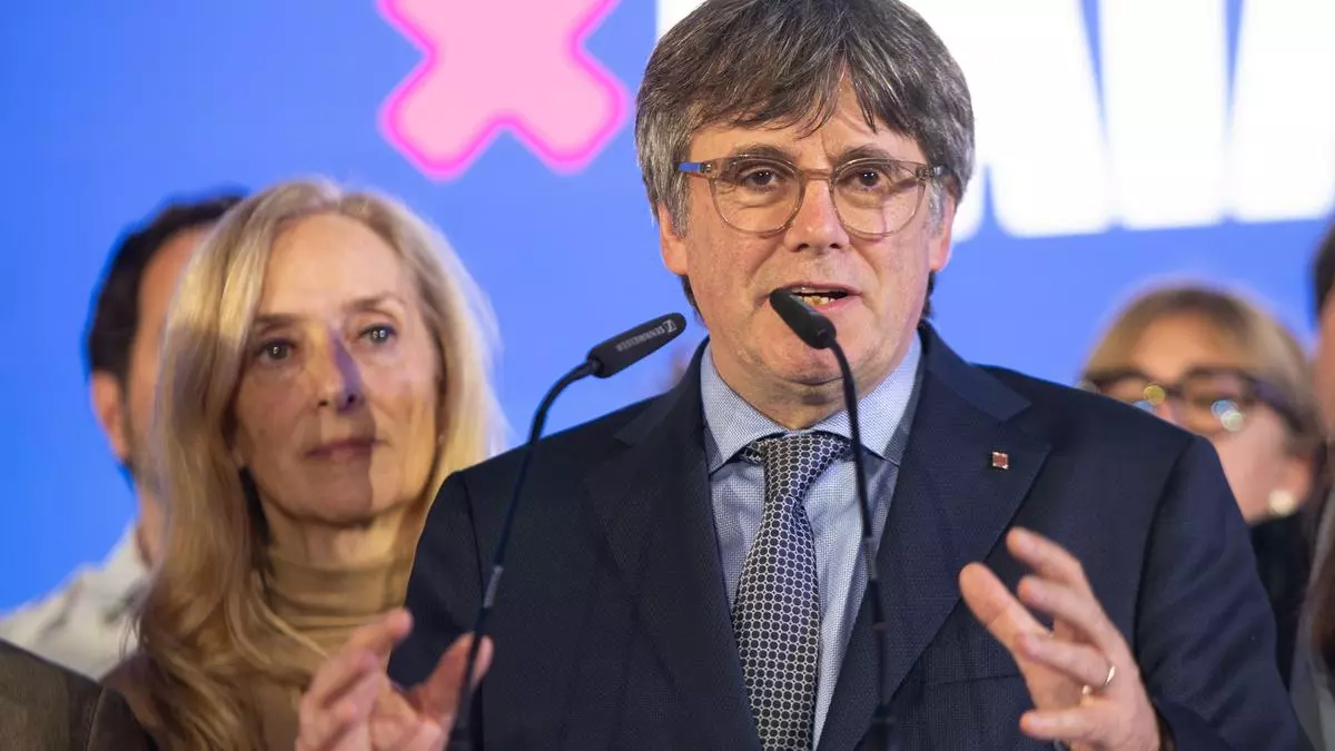 El expresidente de la Generalitat de Catalunya y candidato de Junts a las elecciones catalanas, Carles Puigdemont, durante la noche electoral Glòria Sánchez - Europa Press