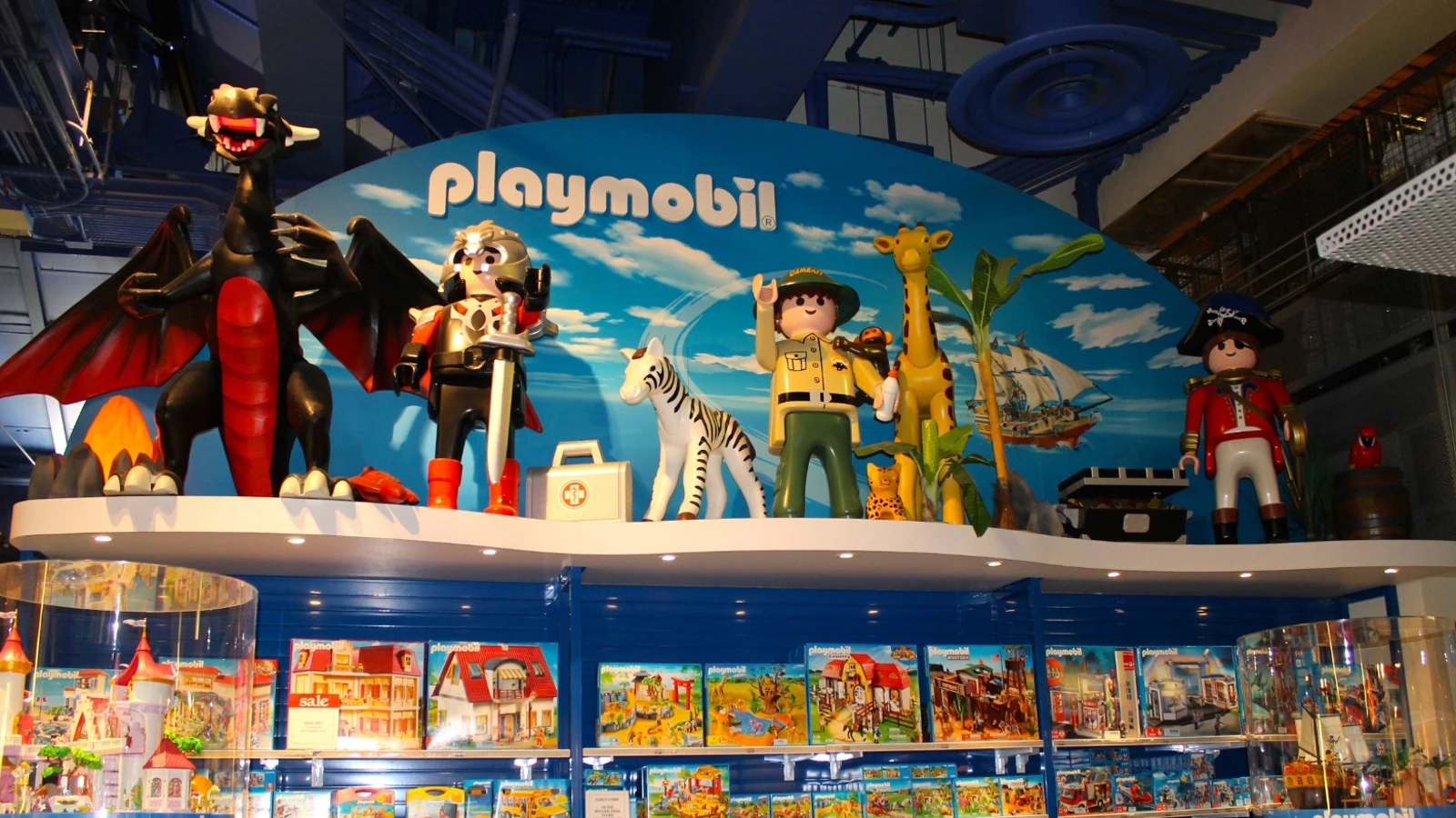 Playmobil cierra hoy su planta de producción en Onil (Alicante)La Razón