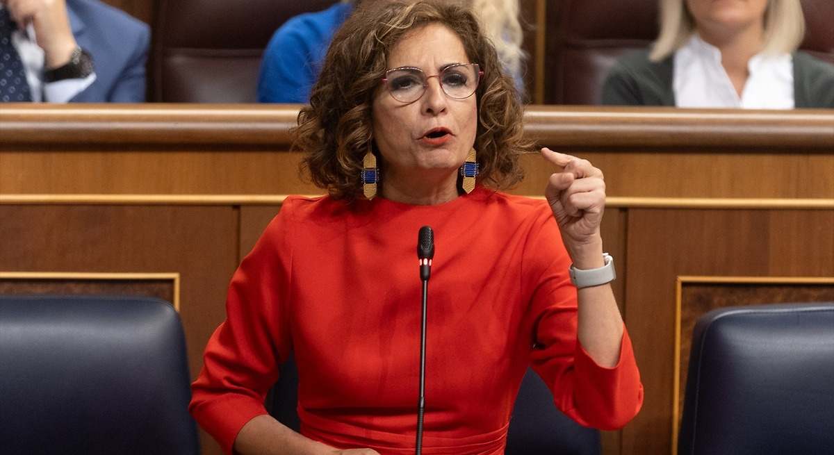 La vicepresidenta primera y ministra de Hacienda, María Jesús Montero | EP