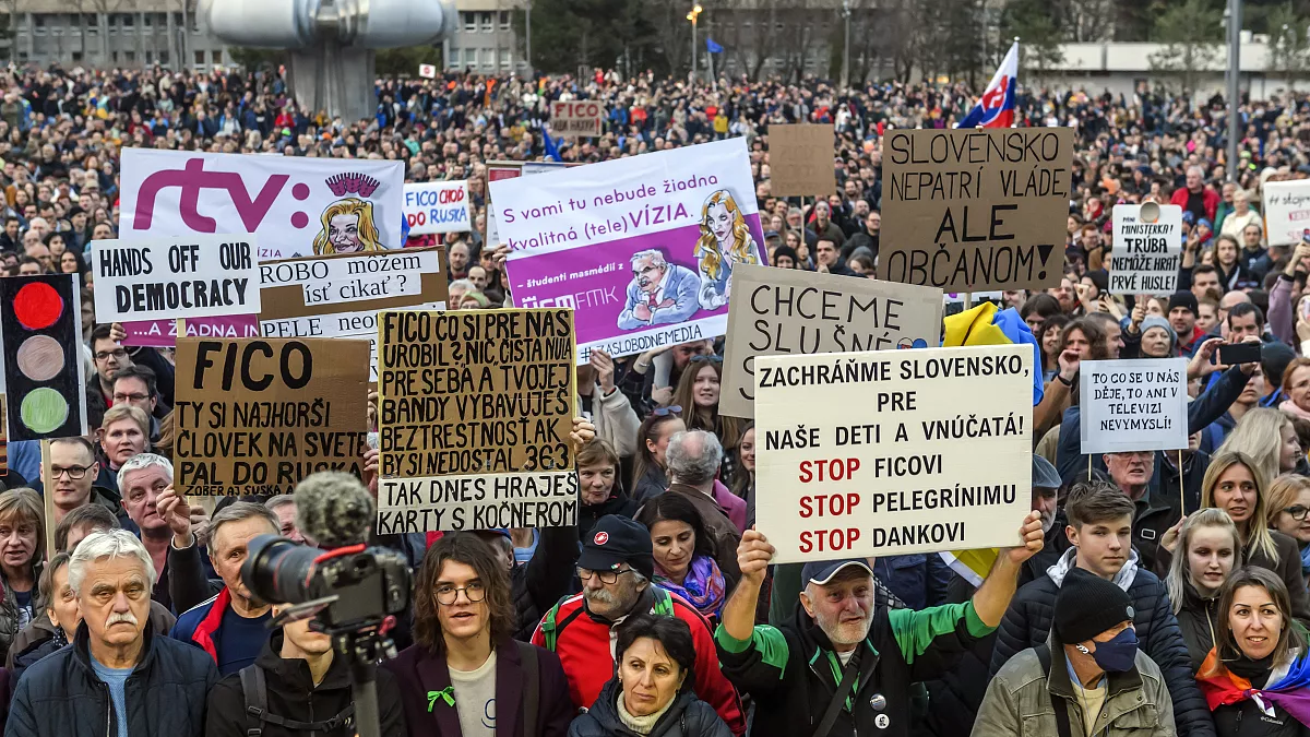 Huelga por el cierre de los medios públicos eslovacos