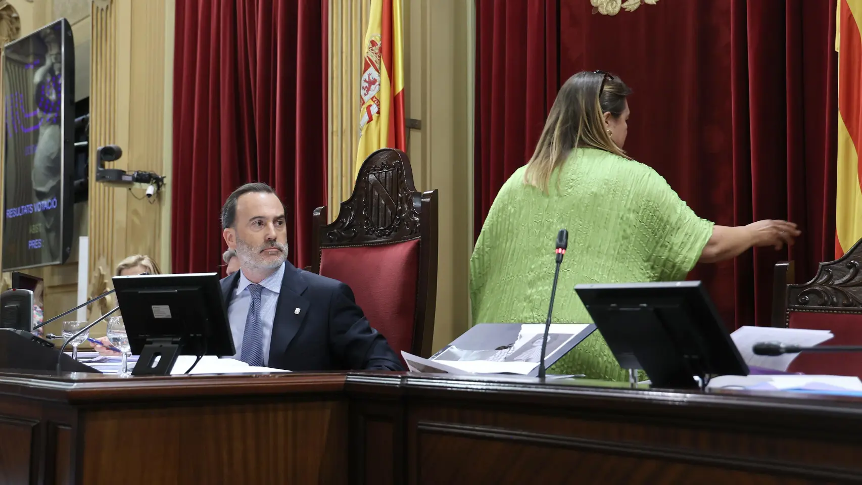 El presidente del Parlament, Gabriel Le Senne, y la vicepresidenta segunda de la Mesa, Mercedes Garrido. Europa Press
