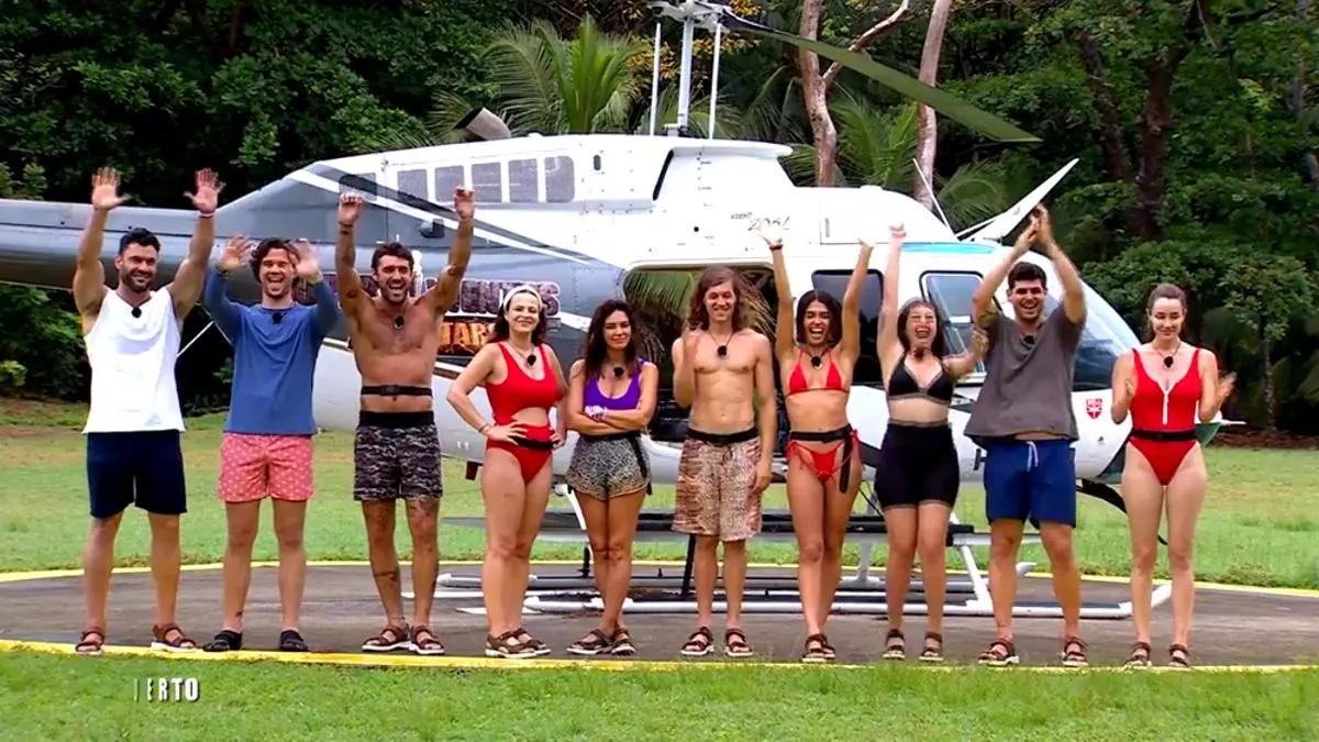 Los concursantes de 'Supervivientes All Stars' antes de subirse al helicóptero