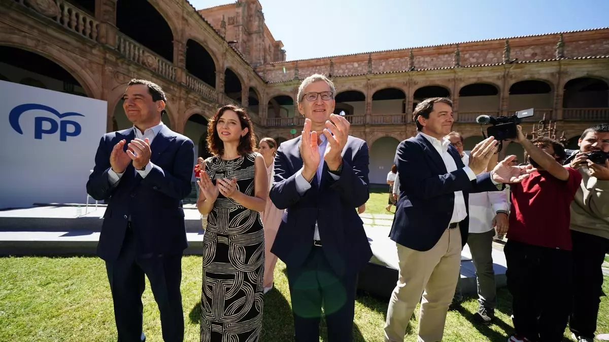 Feijóo, en el centro, junto a (de izda a dcha) Moreno Bonilla, Díaz Ayuso y Fernández Mañueco, durante la presentación en Salamanca de la Selectividad común del PP. Manuel Ángel Laya / Europa Press