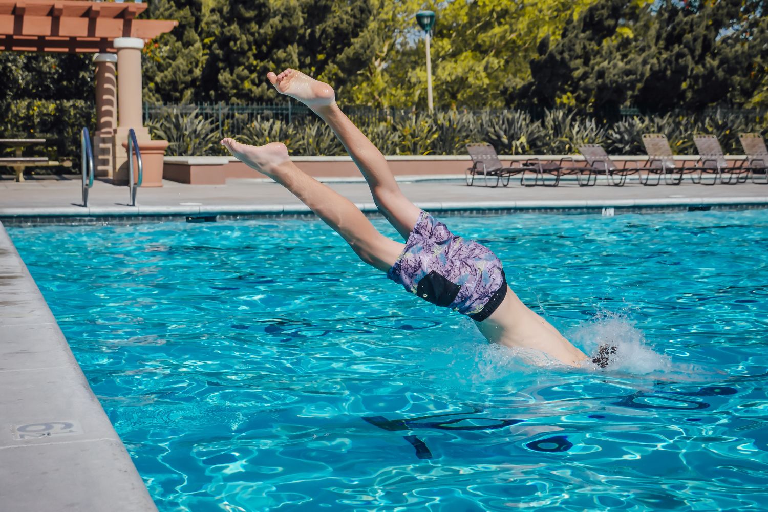 Persona en una piscina