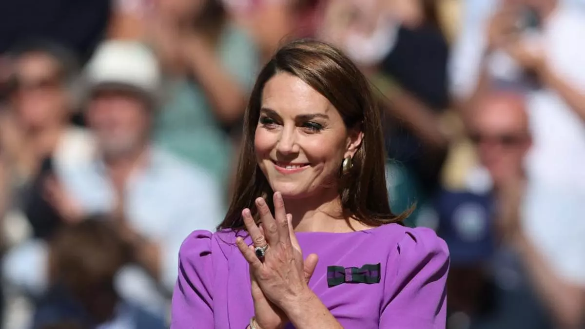 Kate Middleton durante la ceremonia de entrega de premios en Wimbledon el 14 de julio, en Londres. Rob Newell/Getty