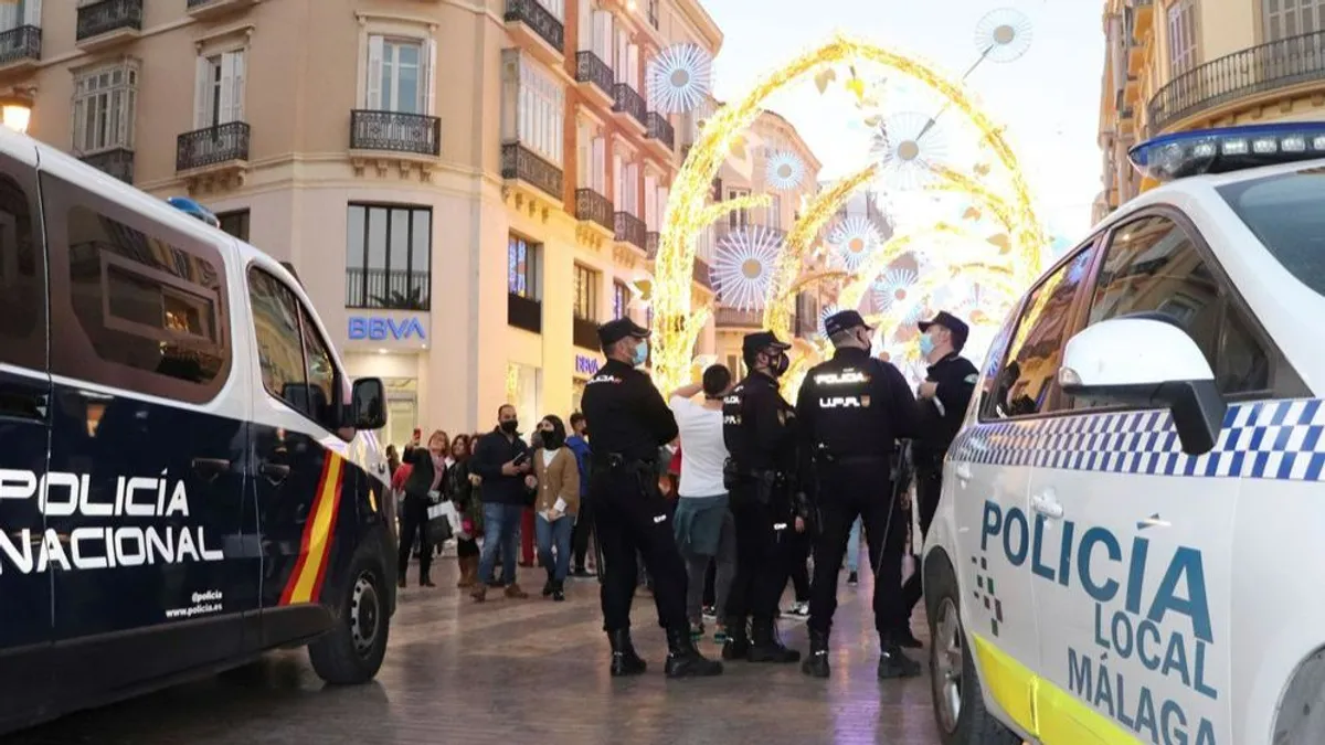 Efectivos de la Policía Nacional y Local de Málaga