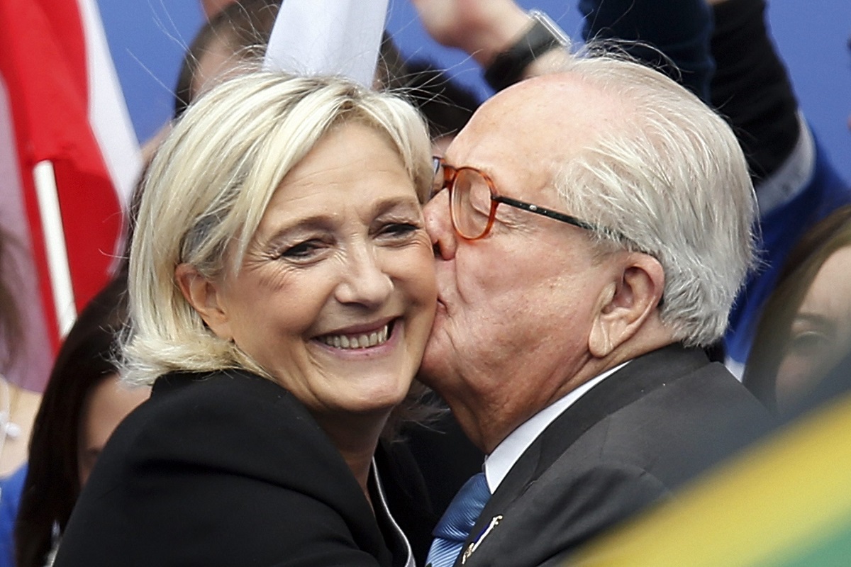 Le Pen con su padre