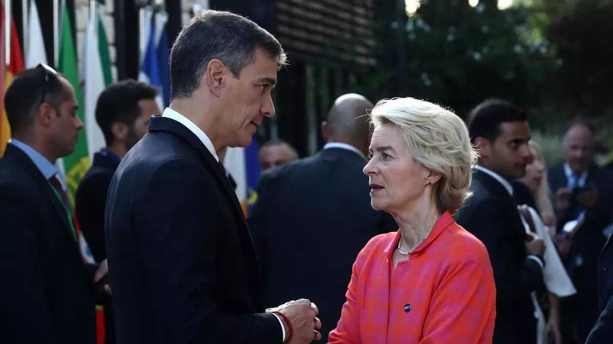 El presidente del Gobierno, Pedro Sánchez y la presidenta de la Comisión Europea, Ursula Von der Leyen. Europa Press