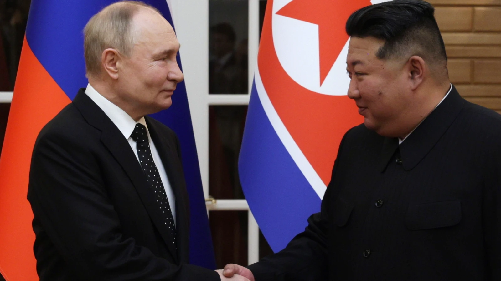 El dictador norcoreano, Kim Jong-un, recibe el pasado mes de junio en Pionyang al presidente ruso, Vladimir PutinGAVRIIL GRIGOROV / SPUTNIK / KREAgencia EFE