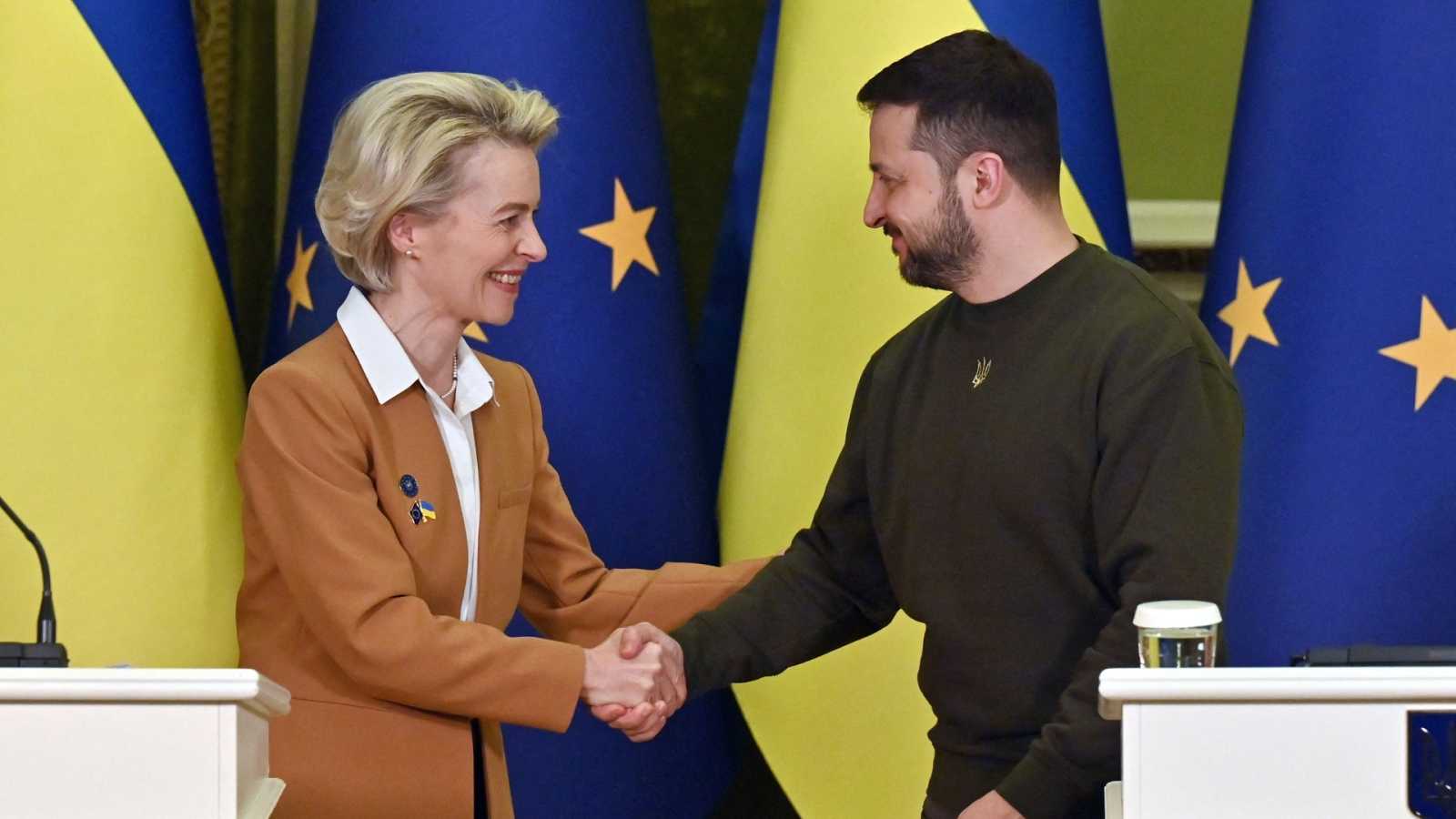 Ursula Vonder Leyen con Zelenski