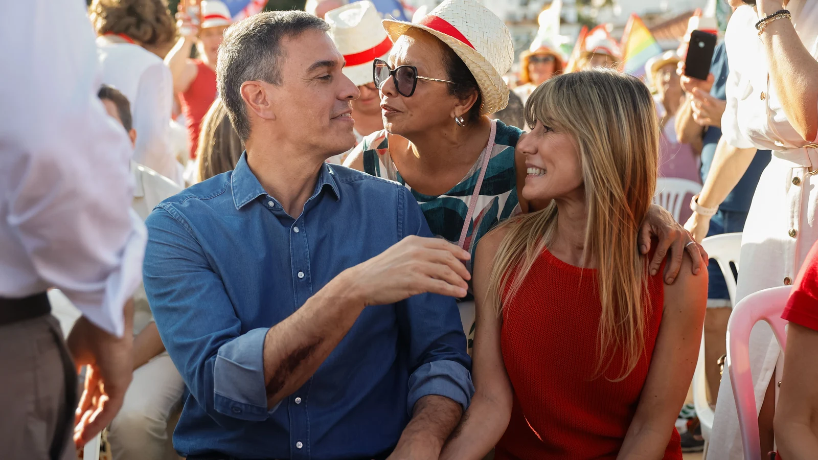 Begoña Gómez, junto a su esposo, el presidente del Gobierno, Pedro SánchezZapata / Efe