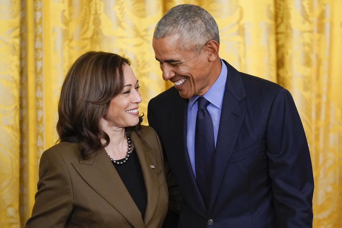 Harris y Obama en un acto