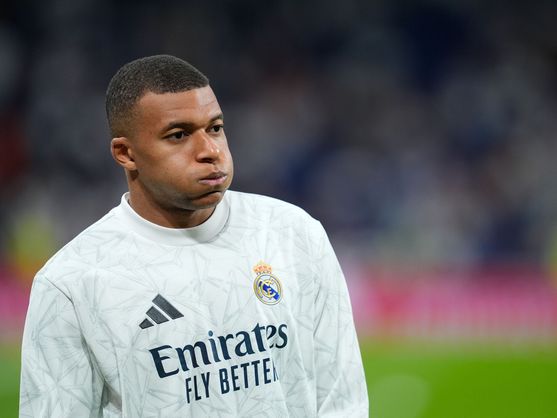 Mbappé resopla en el calentamiento de un partido con el Real Madrid. (AFP7)