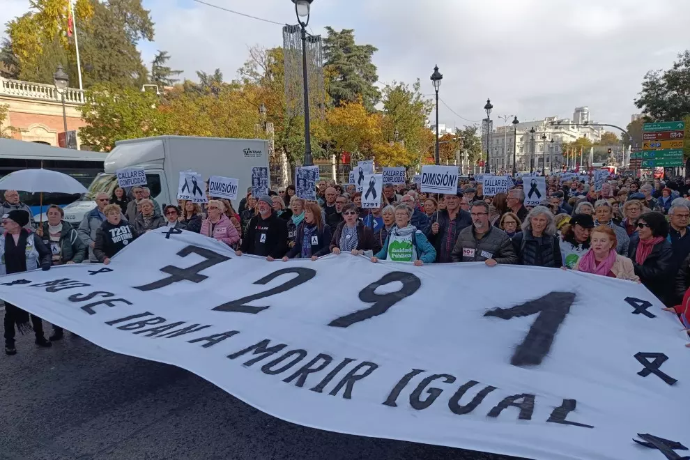 Imagen de la manifestación en Madrid del 23 de noviembre de 2024 por una Ley de Residencias estatal y la dimisión de Ayuso. — Guillermo Martínez