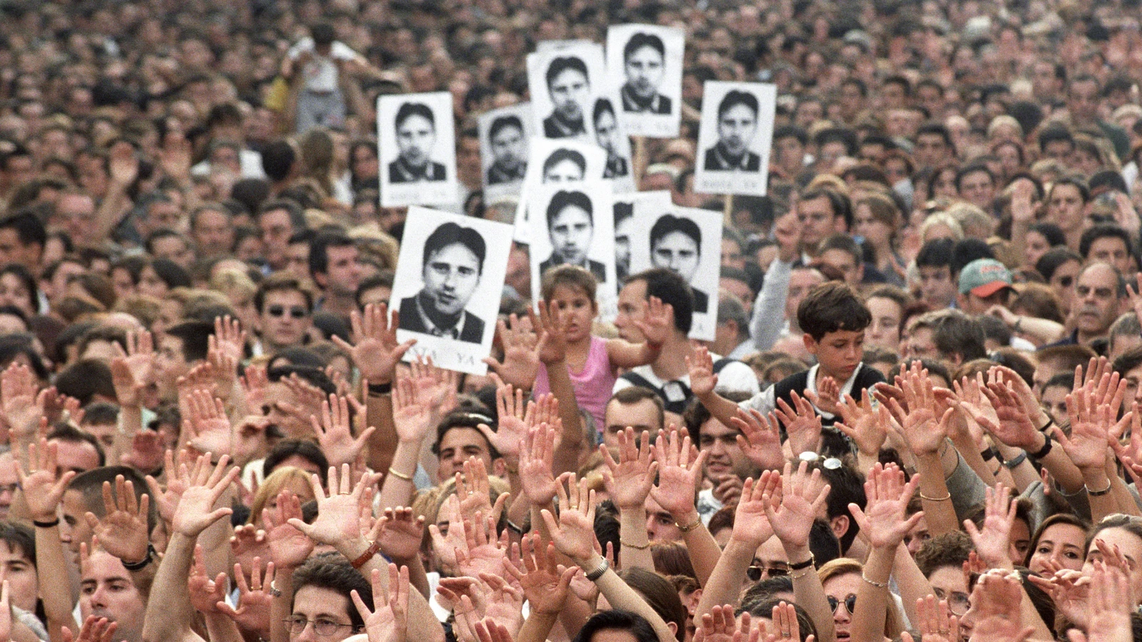 Manifestación en 1997 en Madrid en protesta por el asesinato de Miguel Angel Blanco | EFE