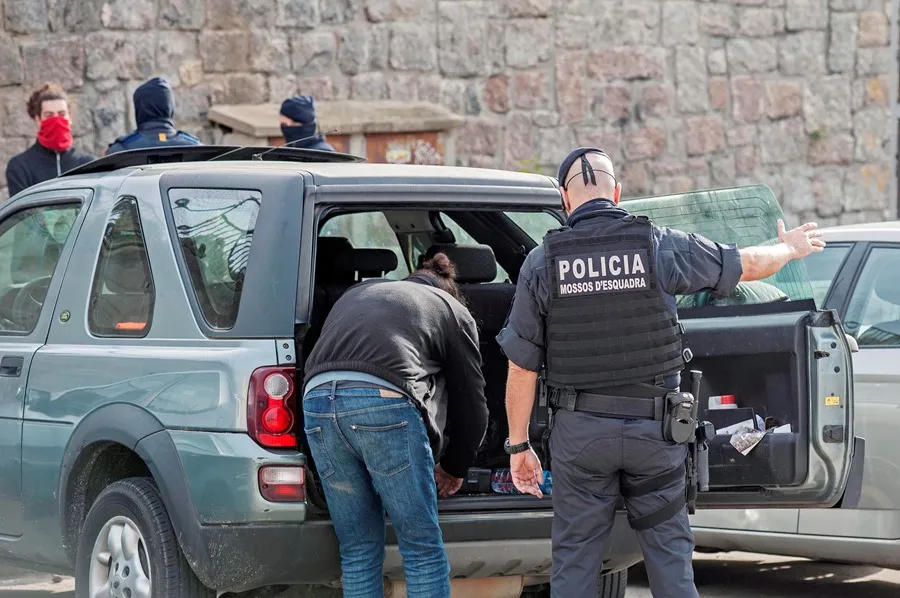 Imagen de archivo de un operativo de los Mossos dEsquadra. EFE/Robin Townsend.