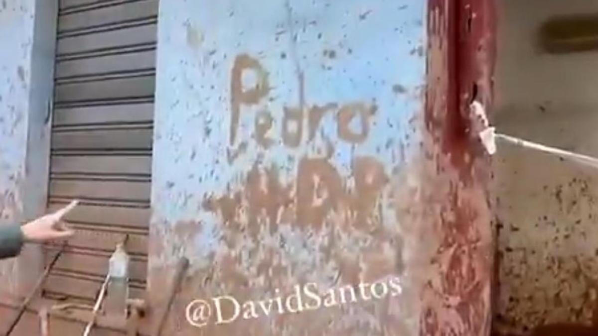 Pintada contra Pedro Sánchez