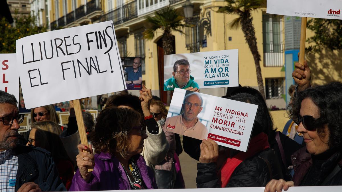 Manifestación en favor de la muerte digna